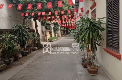 bán đất lê văn hiến-50m2 -mt5m-đất vàng trung tâm-ô tô-gần học viện tài chính-nhỉnh 11 tỷ